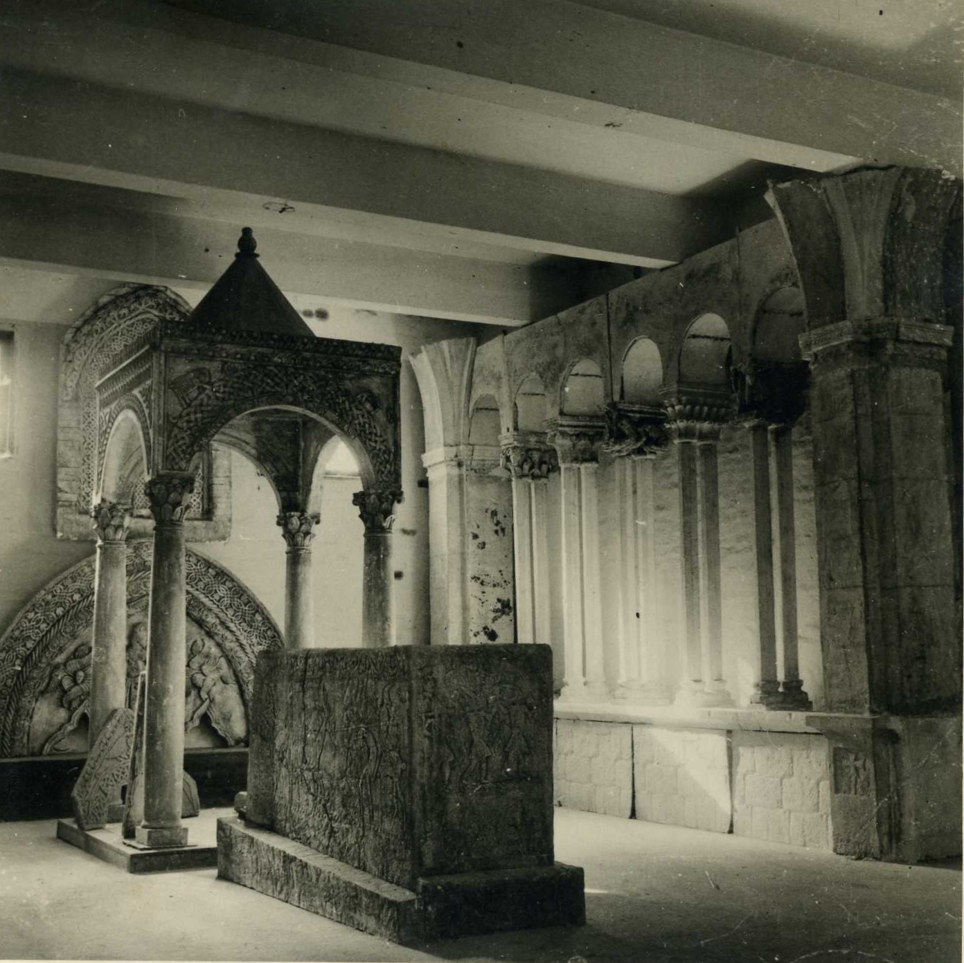 Zbirka historijskih spomenika u Gipsoteci, 1942.—1951., Knjiga negativa Gliptoteke HAZU